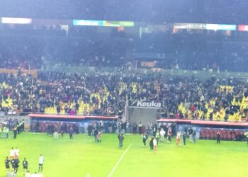 Ayuntamiento de Morelia entrega permiso para el encuentro de fútbol entre Leyendas de Morelia contra Barca