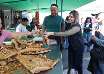 Fortalece Brissa Arroyo relación con estructura social de Morelia