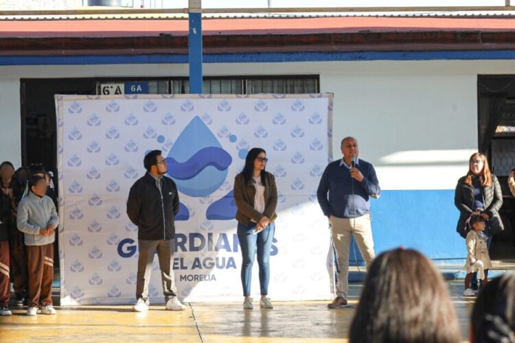 Adolfo Torres lleva el mensaje del cuidado del agua a niñas y niños de Morelia
