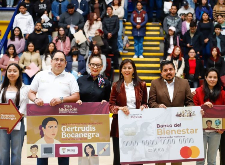 Beca Gertrudis Bocanegra llega a la UMSNH: Gabriela Molina