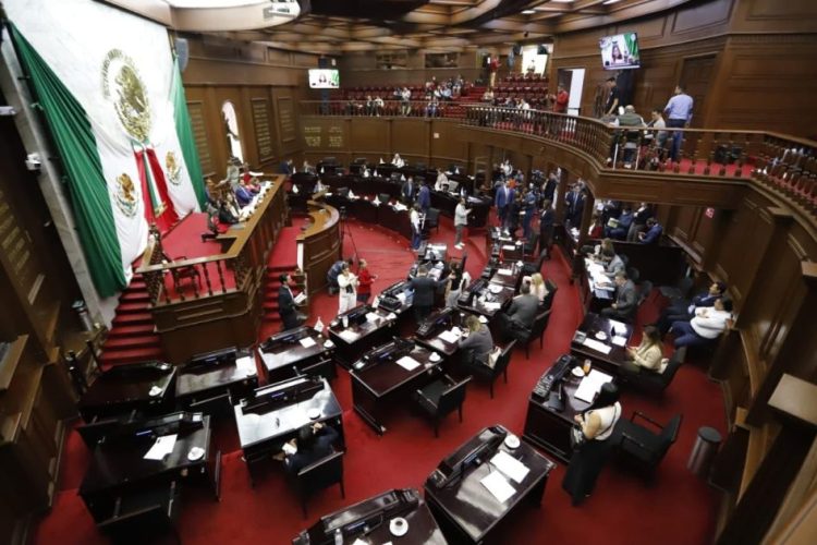 Aprueba 76 Legislatura evaluaciones médicas y de manejo a mayores de 80 años que soliciten licencias de conducir