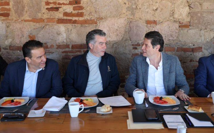 Alfonso Martínez refrenda respaldo al turismo ante Consejo Nacional Empresarial