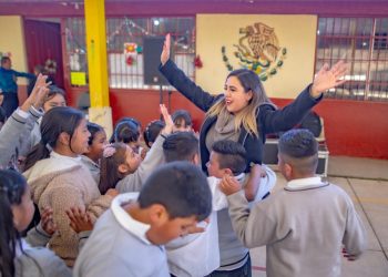 Arranca Dayana Pérez la Campaña de Salud Visual “Ver bien para aprender mejor” en Salvador Escalante