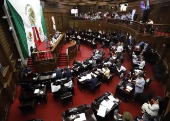 Congreso del Estado avala reformas para suspender licencia a operadores de transporte público involucrados en riñas por incidente vial