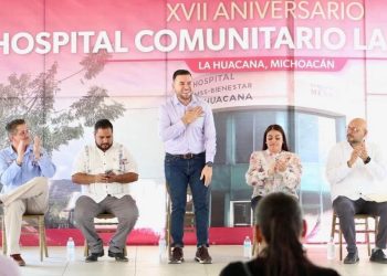 Celebra Reyes Galindo avances en servicios de salud en La Huacana