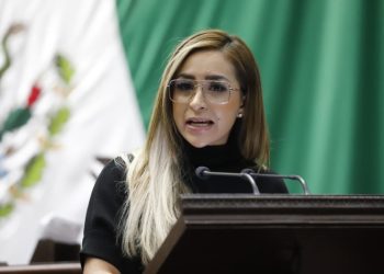 Frenar compras obligatorias en escuelas y reforzar la gratuidad educativa propone Grecia Aguilar con reforma