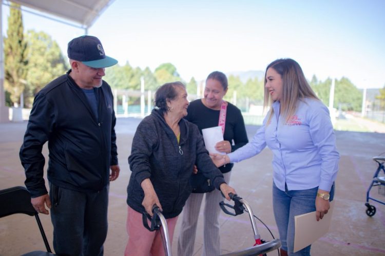 La inclusión se fortalece con la entrega de aparatos de asistencia: Dayana Pérez Mendoza