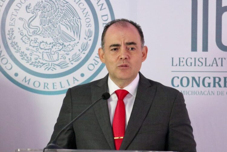 Presidente del Congreso de Michoacán da espaldarazo a homologación nacional de salarios de diputados