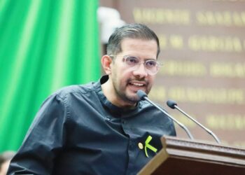 Propone Conrado Paz que oficinas de gobierno implementen firma electrónica para reducir uso de papel