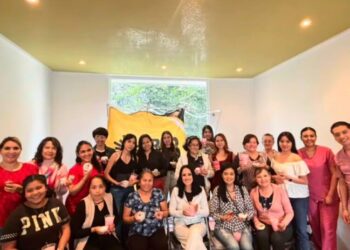 Lucila Martínez puso en marcha taller gratuito de elaboración de velas en Morelia