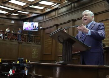 Impulsa Magaña de la Mora reforma para permitir la adopción legal de personas mayores de edad