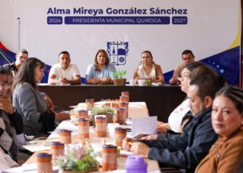 Fortalece gobierno de Quiroga coordinación con comunidad educativa para próximos eventos