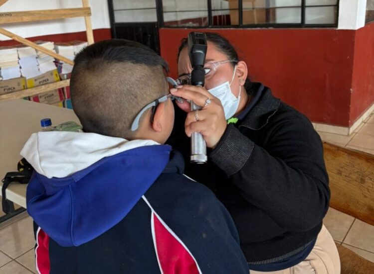 Lucila Martínez impulsa campaña de salud visual gratuita en las tenencias de Morelia, para estudiantes