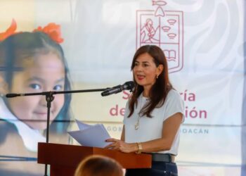 Llama Gabriela Molina a asegurar el registro en la Beca Rita Cetina para primaria
