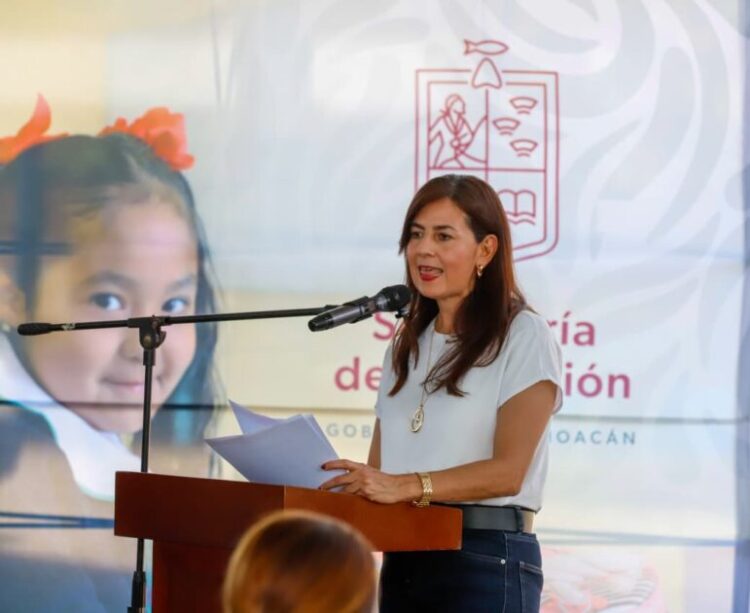Llama Gabriela Molina a asegurar el registro en la Beca Rita Cetina para primaria