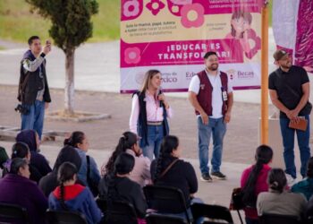 Impulsa Dayana Pérez Mendoza el acceso a la Beca Rita Cetina para fortalecer la educación en Salvador Escalante