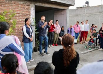 Yankel Benítez ofrece respaldo solidario a vecinos de Ampliación Gertrudis Sánchez