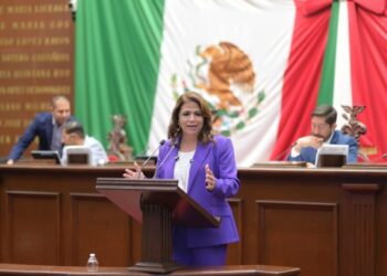Fabiola Alanís presenta iniciativa de reforma electoral para Michoacán