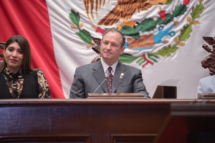 Congreso aprueba reforma a la Ley de Educación, presentada por David Martínez, para incluir educación financiera en planes de estudios