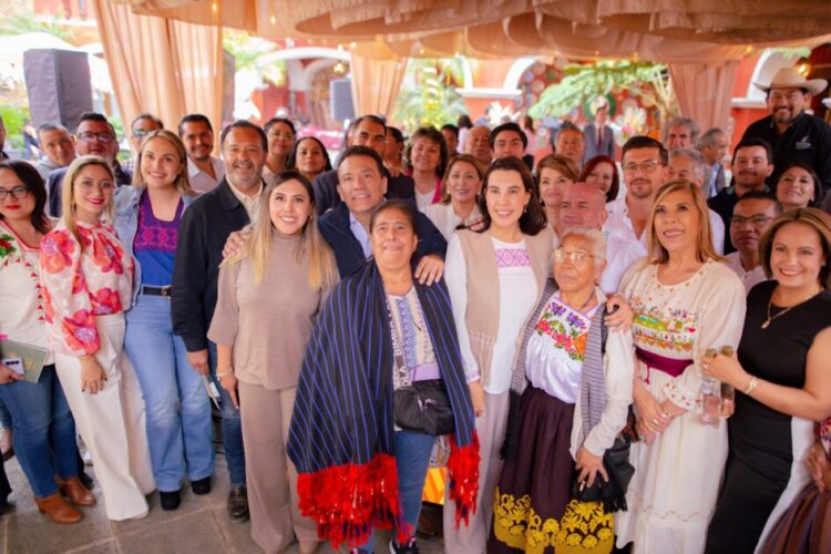 Las Secretarías de Turismo estatal y federal se reúnen con el sector turístico de la región Pátzcuaro