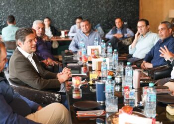 Se reúne Alfonso Martínez con alcalde y empresarios de Zamora