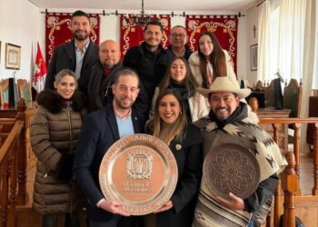 Desde España, Dayana Pérez rinde homenaje a Tata Vasco y fortalece lazos con Salvador Escalante