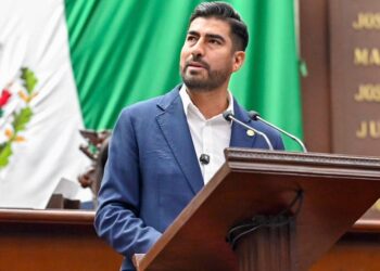 Poncho Chávez propone capacitación obligatoria dos veces al año para fortalecer la atención del DIF a niñas, niños y adolescentes