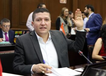 Busca Vicente Gómez aplicar perspectiva de género y prevención de violencias en el ámbito educativo