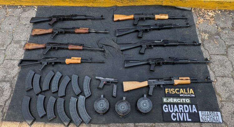 Detenidas 6 personas con 10 armas largas y cargadores en Morelia