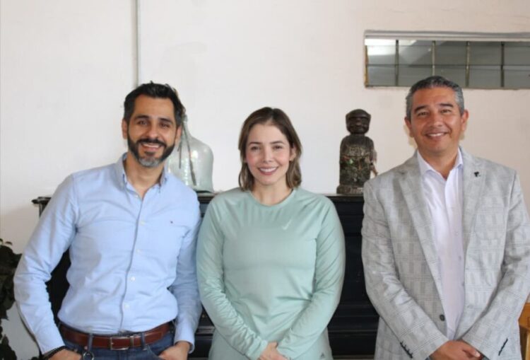Toca puertas Brissa Arroyo, para llevar soluciones a colonias de Morelia