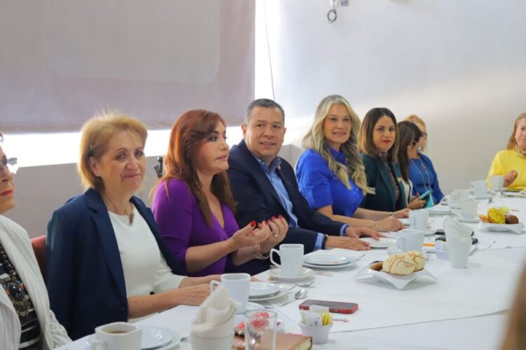 Mujeres empresarias son motor de la economía en Michoacán: JC Barragán