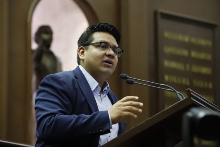 Gobernar es cumplir demostrando resultados: Toño Carreño