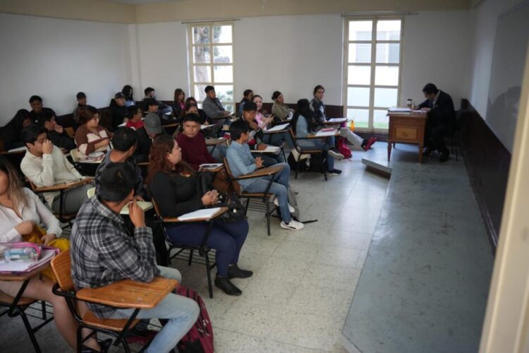 El apoyo del docente nicolaita hizo concretar incremento salarial 2026: Yarabí Ávila