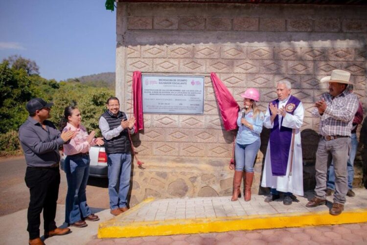 Comunidades de Salvador Escalante mejoran su calidad de vida con obras impulsadas por la presidenta Dayana Pérez