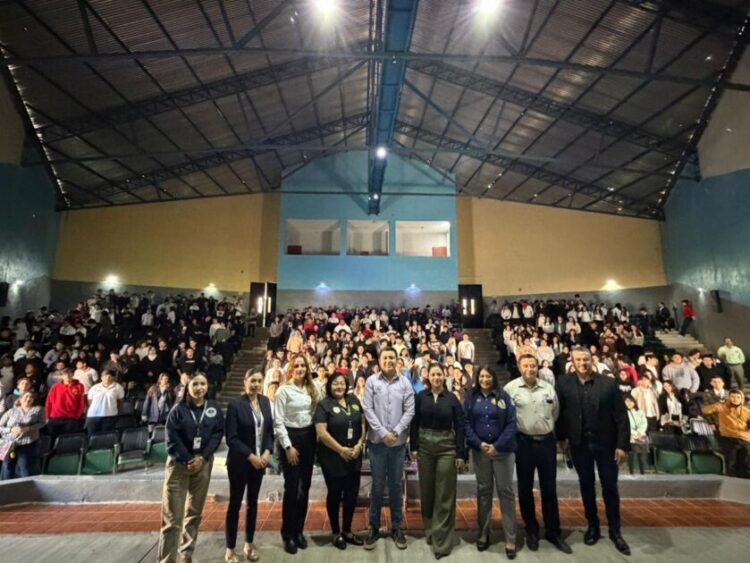 Impulsa Carlos Torres Piña acciones de prevención en La Piedad; FGE imparte plática a estudiantes de nivel medio superior