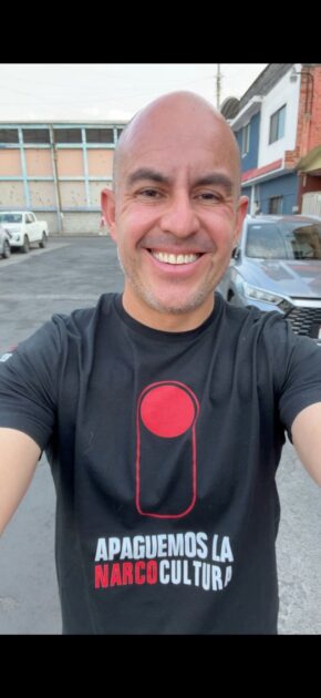 Fito Torres responde a ataques y llama a apagar la narcopolítica *Reafirma su compromiso social contra la narcocultura