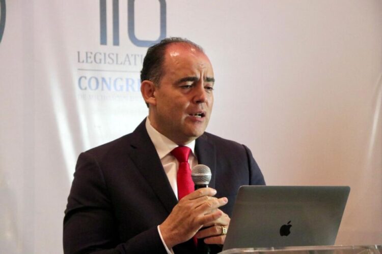 Congreso de Michoacán lanza ultimátum a la rectora de la UMSNH por presunto incumplimiento legal