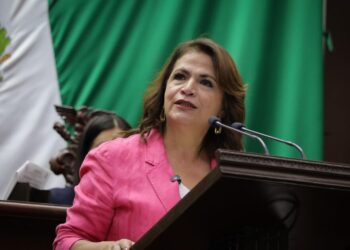 Fabiola Alanís propone revocación de mandato y tope al gasto público
