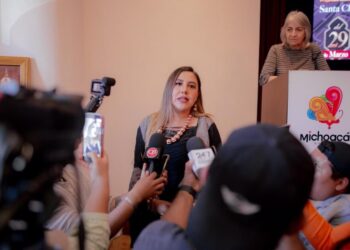 Presenta Dayana Pérez Mendoza programa oficial de Semana Santa 2026 en Santa Clara del Cobre