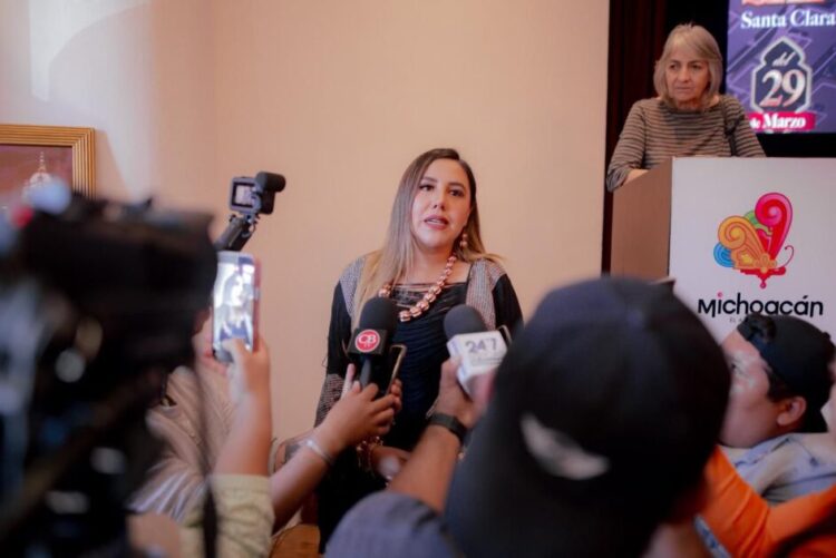 Presenta Dayana Pérez Mendoza programa oficial de Semana Santa 2026 en Santa Clara del Cobre
