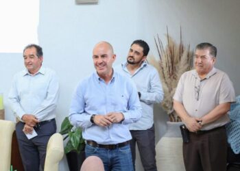 Adolfo Torres brindó atención directa a colonias de la extinta junta local de Santa María