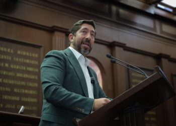 Propone Abraham Espinoza que actas de nacimiento tengan vigencia indefinida en Michoacán