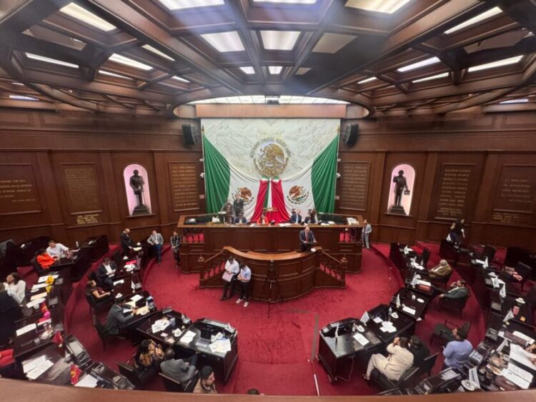 Por Ley, la Lengua de Señas Mexicana se deberá instruir en todos los niveles educativos en Michoacán