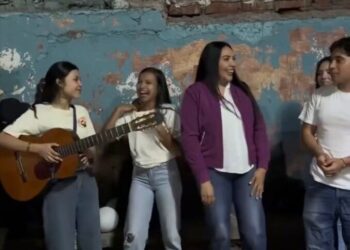 Adriana Campos impulsa el talento juvenil con entrega de instrumentos en Jacona