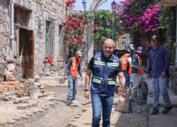 Obra sanitaria de Santa María beneficia a más de 300 habitantes: Adolfo Torres