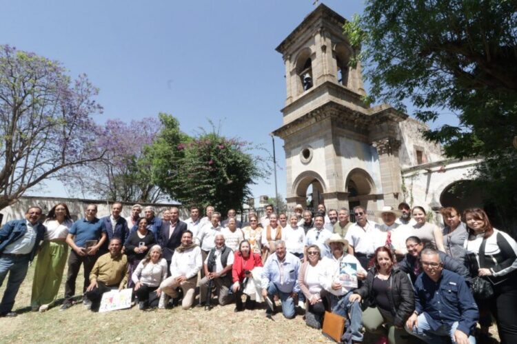 Se reúnen en Queréndaro los cronistas michoacanos