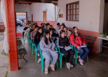 Dayana Pérez impulsa capacitación para mujeres en Zirahuén