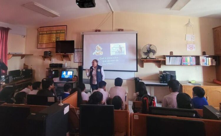 A petición del Fiscal General Carlos Torres Piña, FGE imparte pláticas informativas sobre prevención de violencia en escuela primaria de Morelia