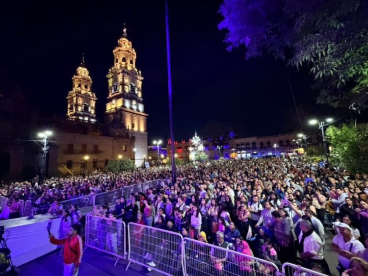Centro Histórico de Morelia luce repleto con la representación de la Última Cena