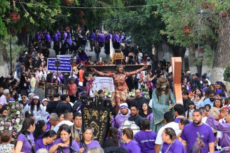 Más de 60 mil personas acompañan la Procesión del Silencio: Alfonso Martínez Alcázar
